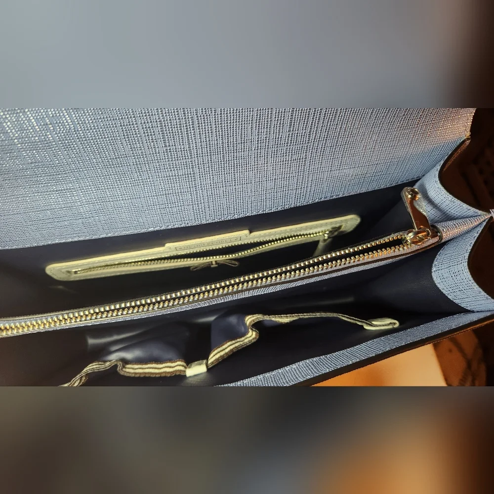 Henri bendel Warren Street chain detail light blue crossbody shoulder bag - Picture 6 of 6